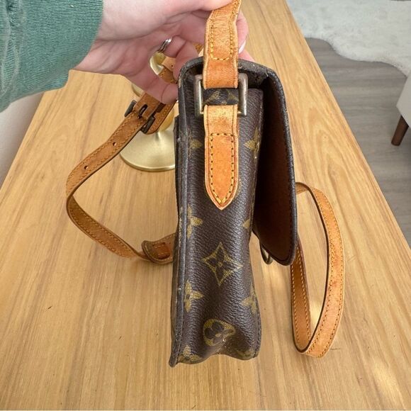 ✅AUTHENTIC✅LOUIS VUITTON SAINT CLOUD MM - Picture 5 of 17